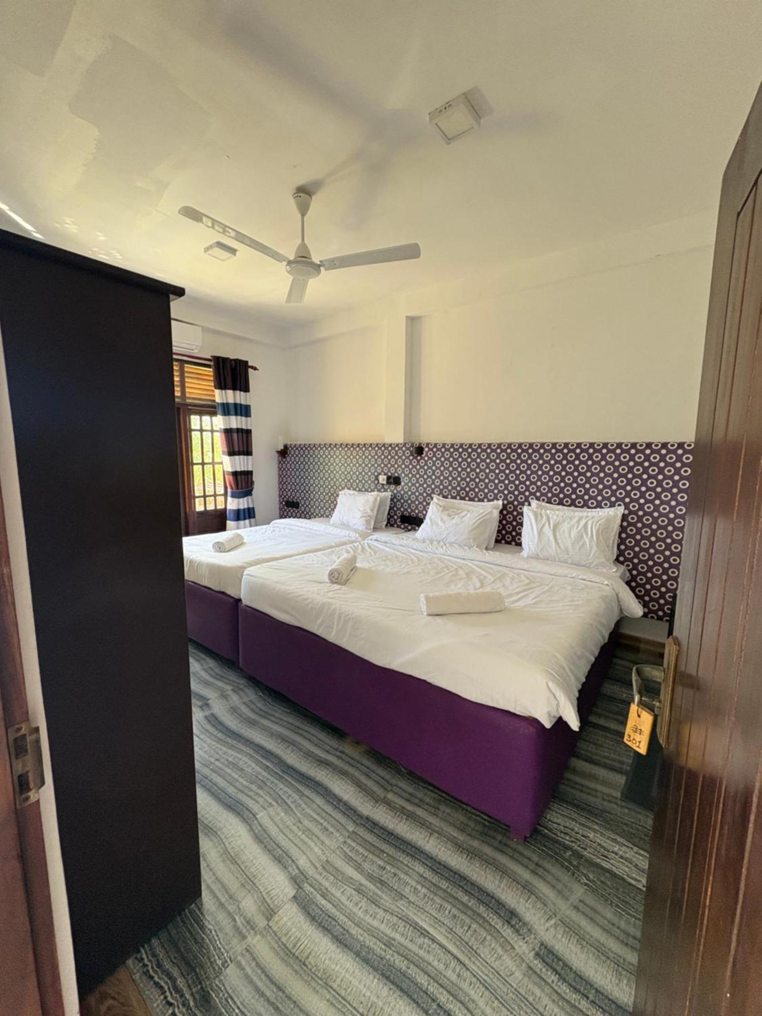 Wake N Flow, Weligama Luaran gambar