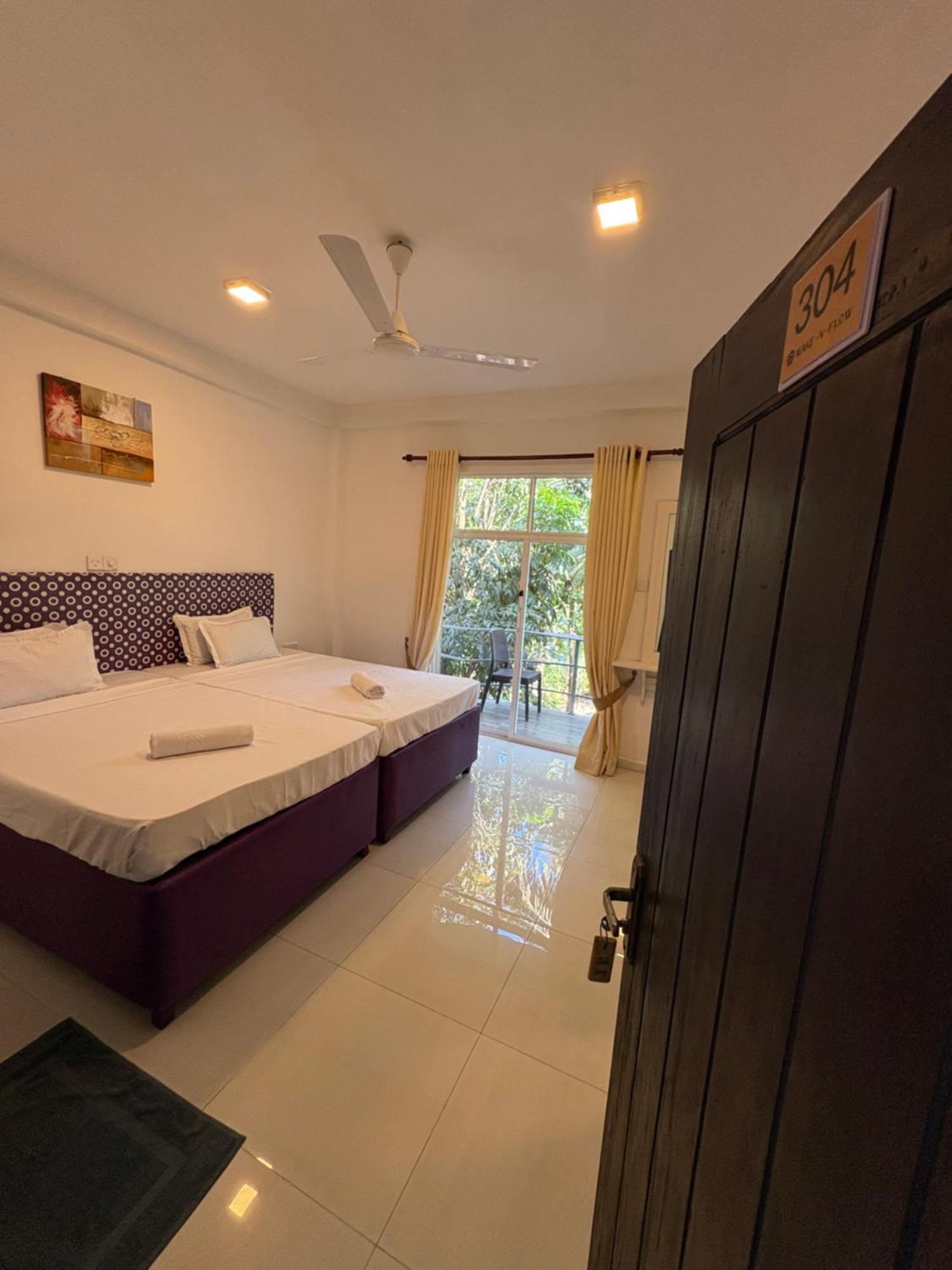 Wake N Flow, Weligama Luaran gambar