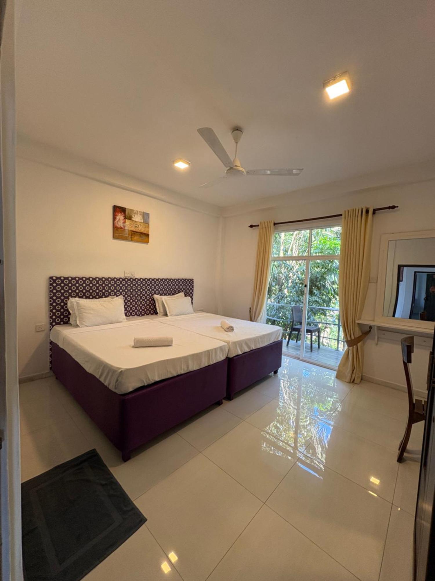 Wake N Flow, Weligama Luaran gambar